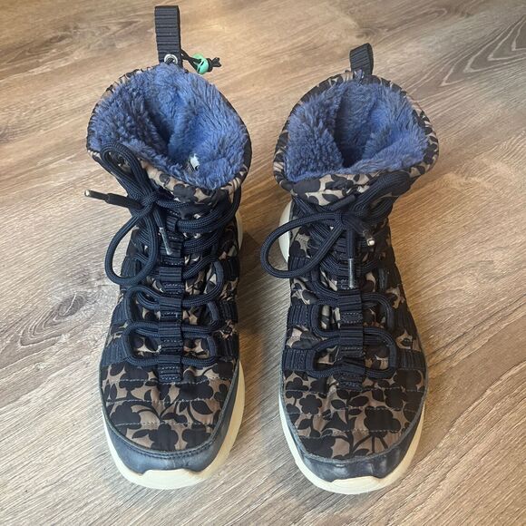 Nike Roshe One Hi Liberty QS Obsidian Sneaker Boot Blue White Womens‎ US 8 - Picture 2 of 9